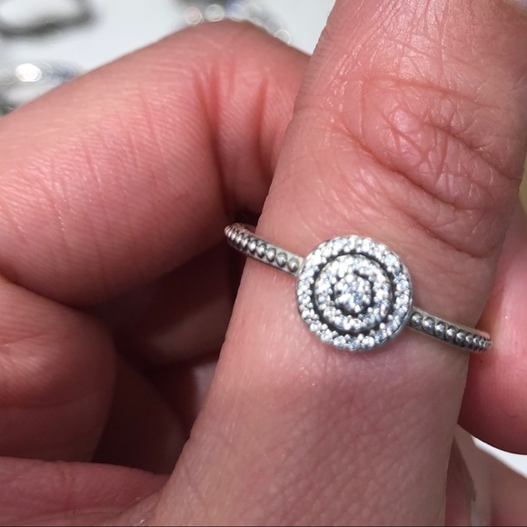 Pandora Ring 💍 - Picture 3 of 6